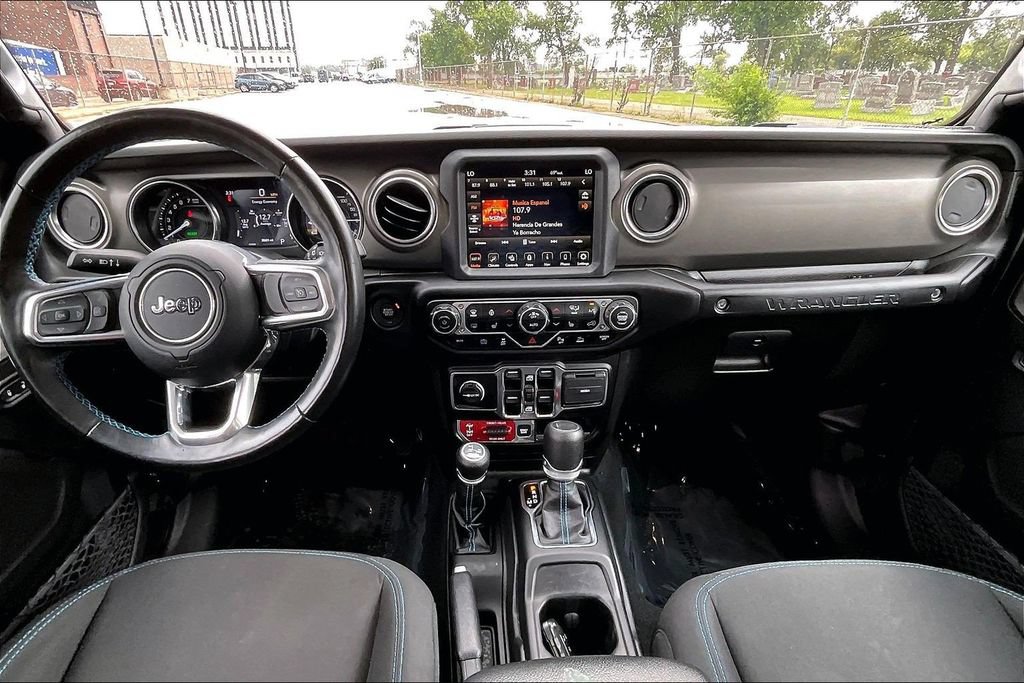 Used 2022 Jeep Wrangler Unlimited Rubicon 4xe w/ Cold Weather Group AWD/4WD image 14
