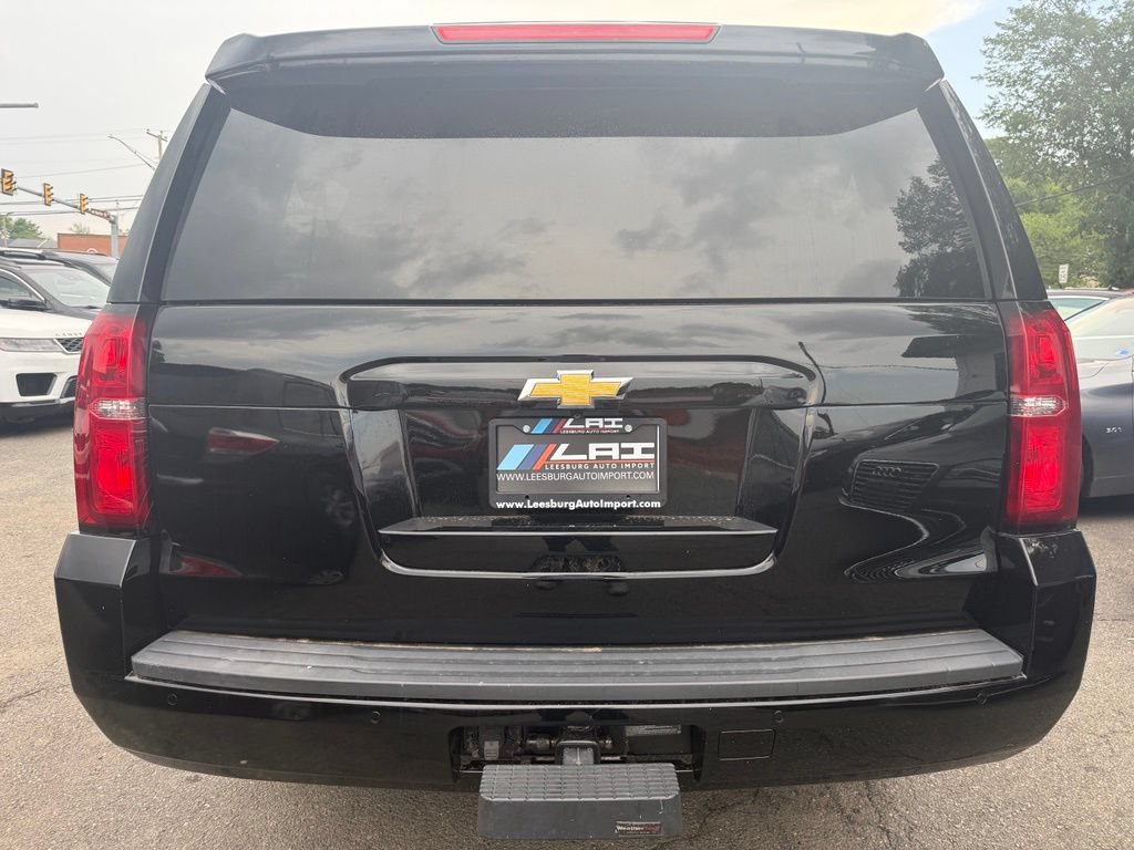Used 2018 Chevrolet Suburban LT AWD/4WD image 8