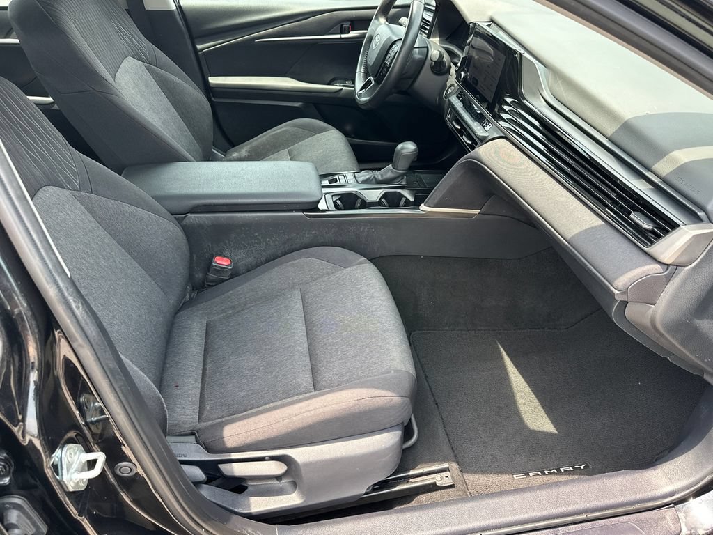Used 2025 Toyota Camry LE AWD/4WD image 13