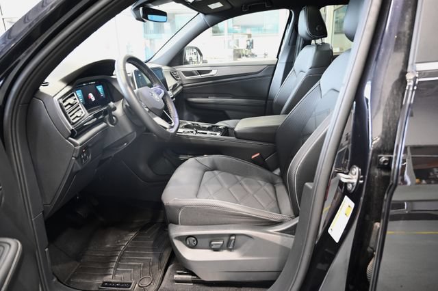 Used 2024 Volkswagen Atlas Cross Sport SE AWD/4WD image 9