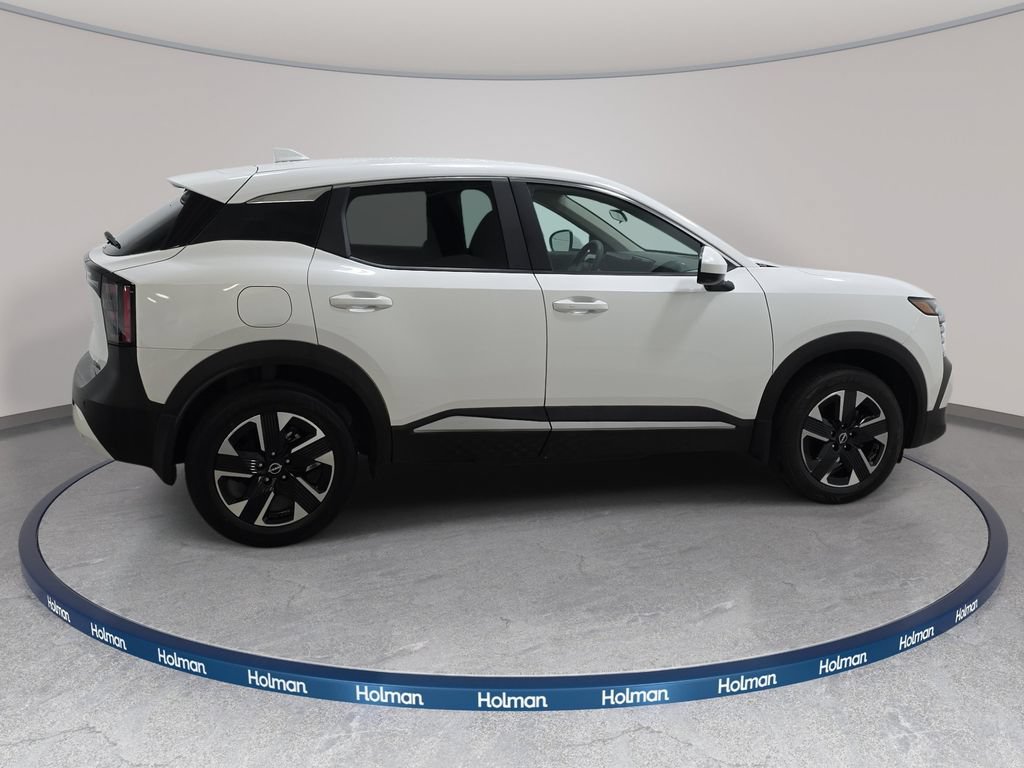 Used 2025 Nissan Kicks SV AWD/4WD image 5