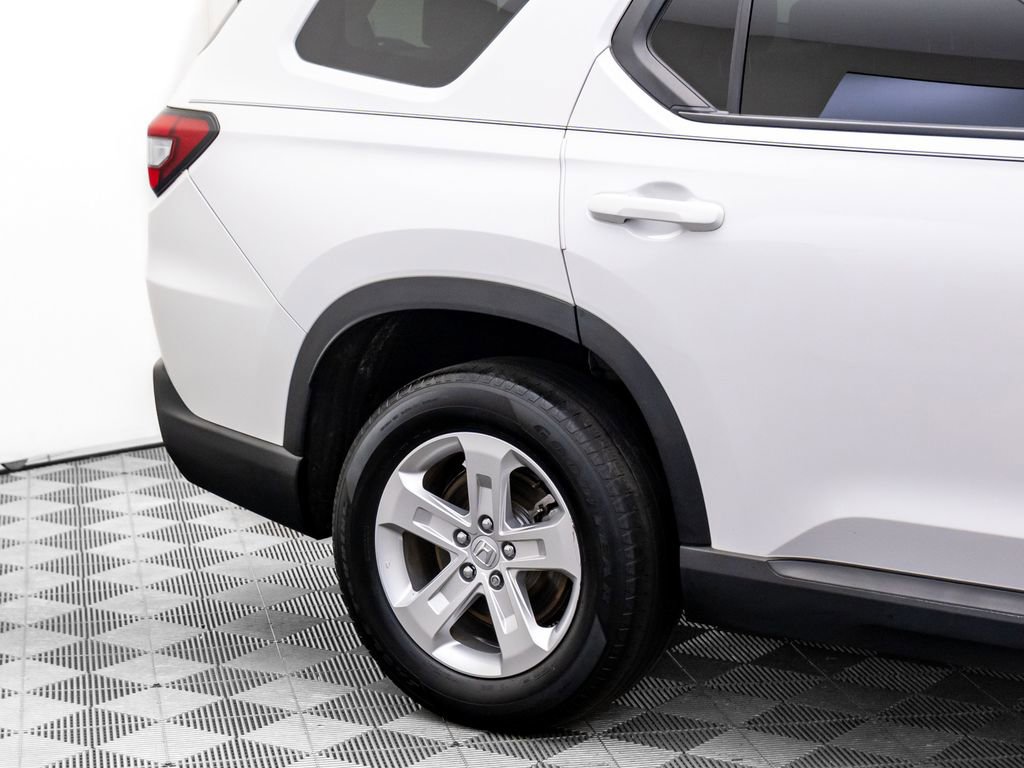 Used 2023 Honda Pilot LX image 30