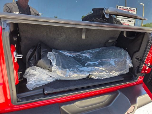 Used 2025 Jeep Wrangler Sport AWD/4WD image 23