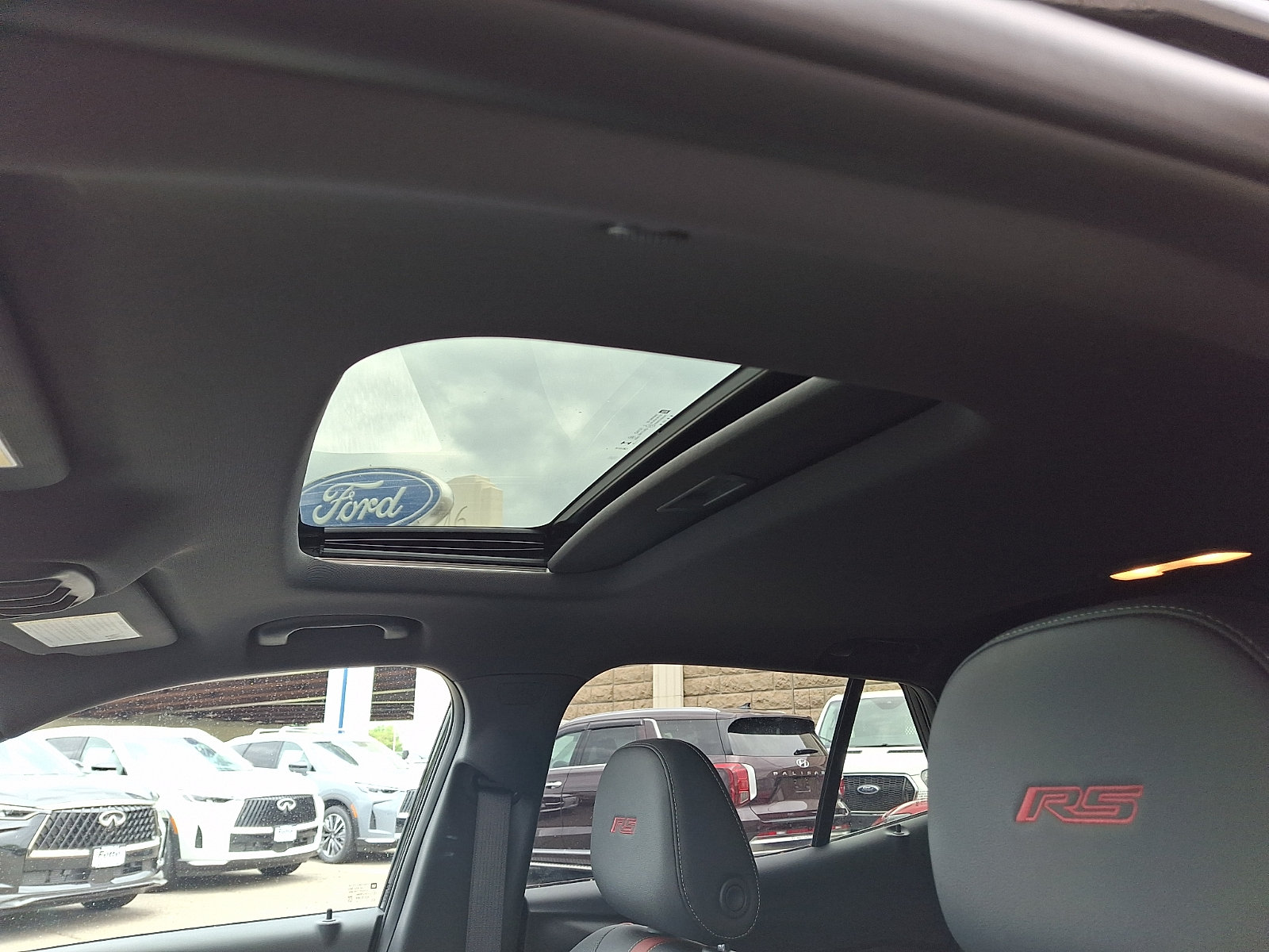 Used 2025 Chevrolet Trax RS w/ Sunroof Package FWD image 15