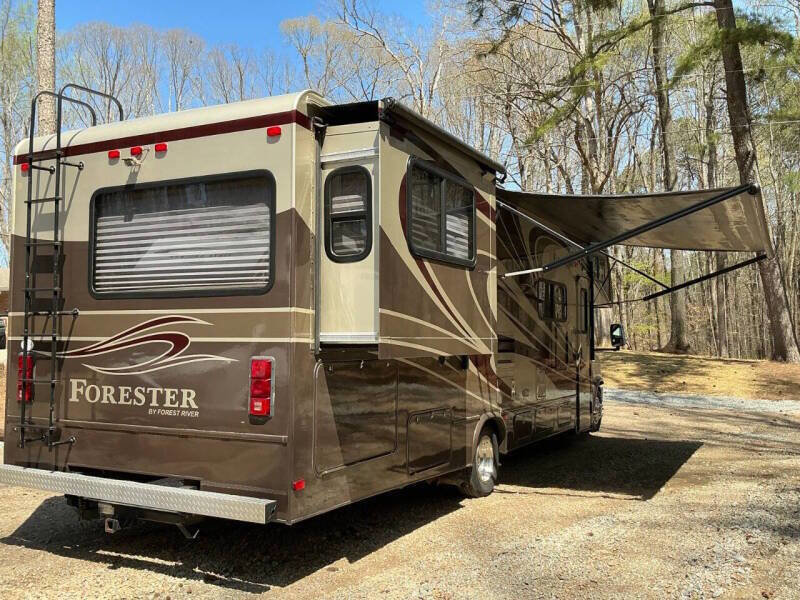 Used 2012 Ford E-450 and Econoline 450 Super Duty w/ Motorhome Prep Pkg image 6