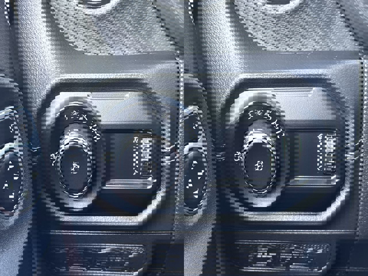 Used 2025 Jeep Wrangler Unlimited Rubicon image 26