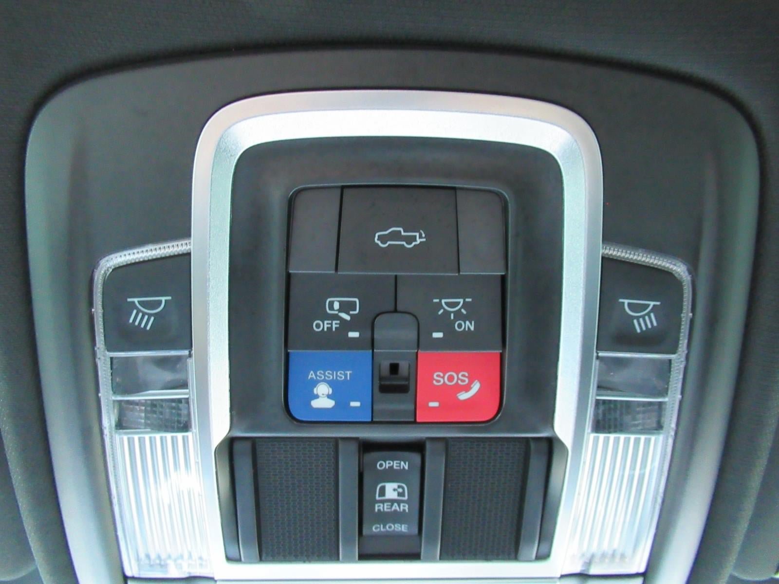 Used 2022 RAM 2500 Limited AWD/4WD image 32