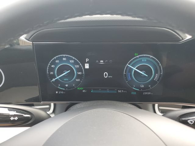 Used 2025 Hyundai Elantra Limited FWD image 24