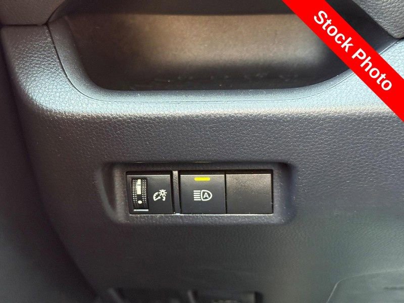 Used 2019 Toyota RAV4 LE AWD/4WD image 29