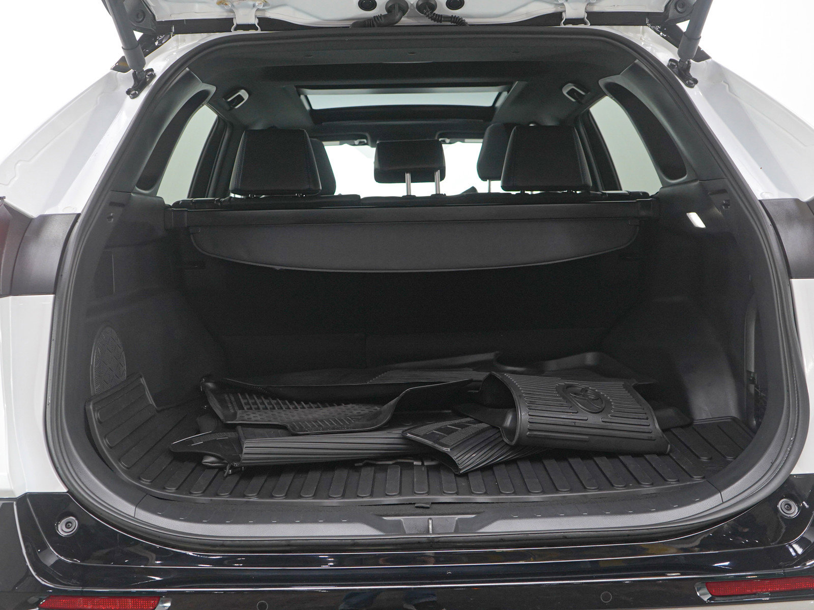 Used 2024 Toyota RAV4 XSE w/ Advanced Technology Package image 17