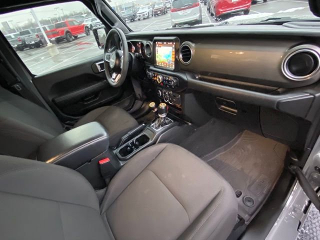 Used 2023 Jeep Wrangler Unlimited Sahara w/ Cold Weather Group AWD/4WD image 21