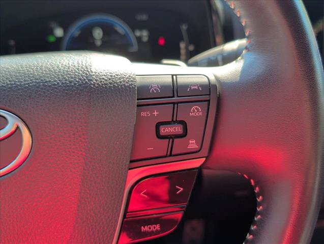 Used 2025 Toyota Camry SE FWD image 10