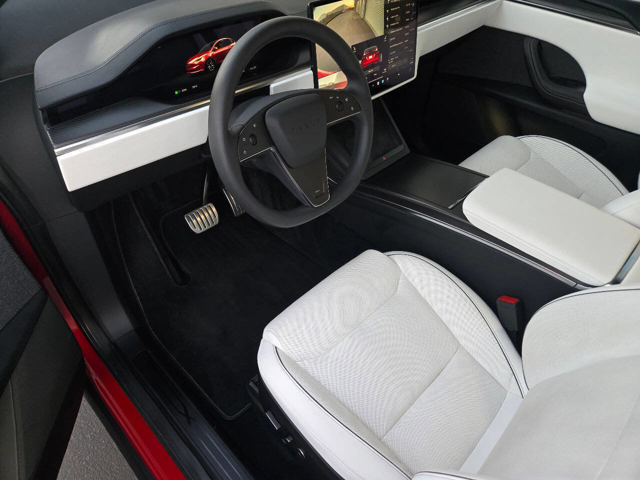 Used 2022 Tesla Model X Plaid image 19