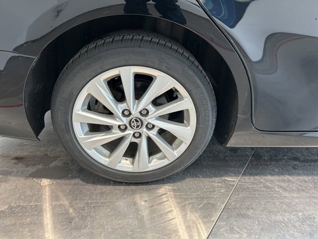 Used 2021 Toyota Camry LE FWD image 17