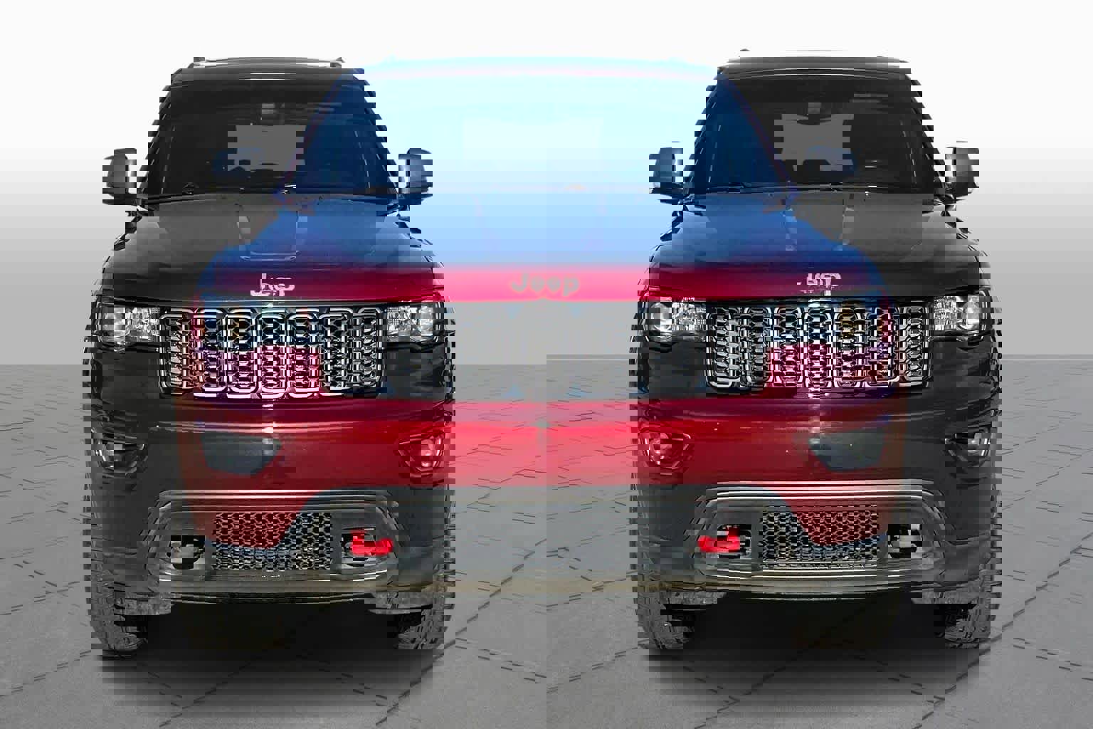 Used 2018 Jeep Grand Cherokee Trailhawk image 3