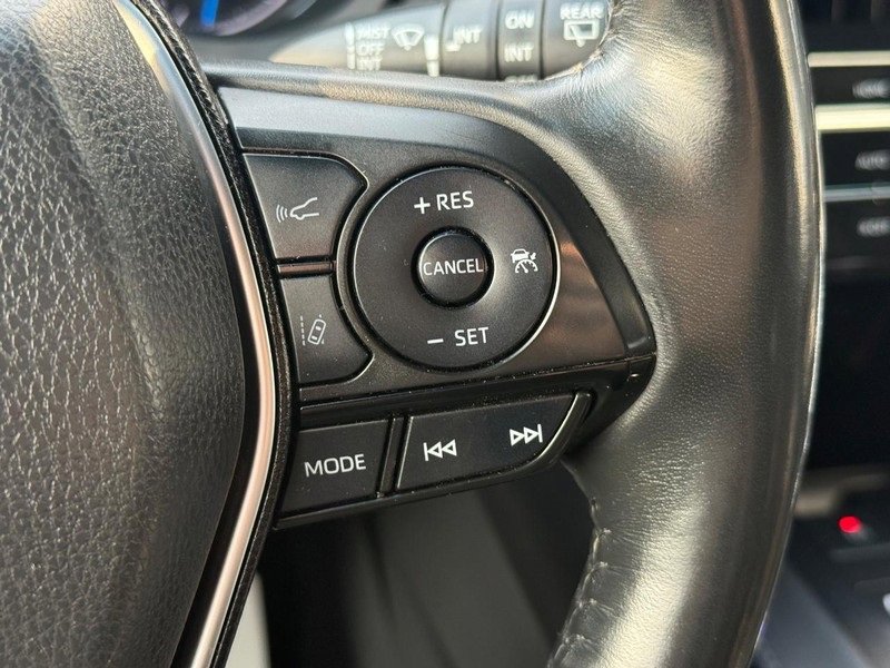 Used 2021 Toyota Venza XLE w/ Softex Package image 21