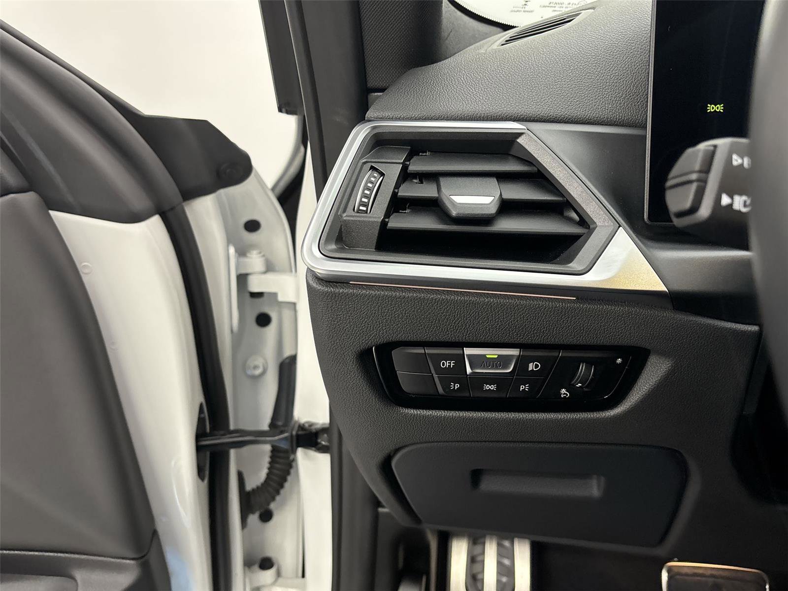 Used 2024 BMW M4 xDrive Competition w/ Executive Package image 31