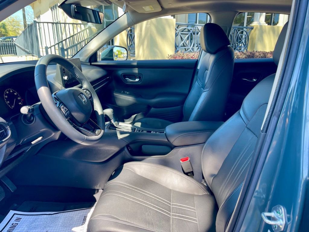 Used 2024 Honda HR-V EX-L image 11