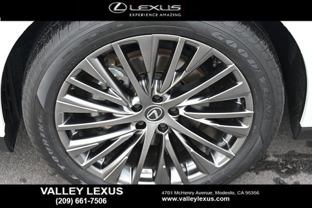 Certified 2024 Lexus RX 450h AWD w/ Convenience Package image 8