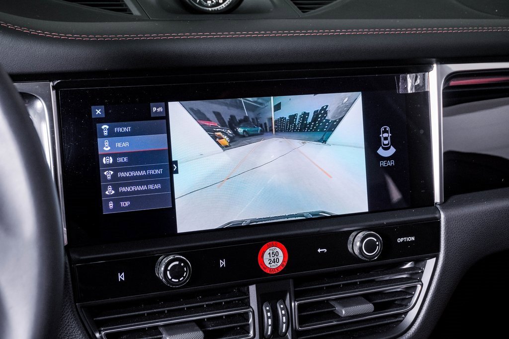 Certified 2025 Porsche Macan image 23