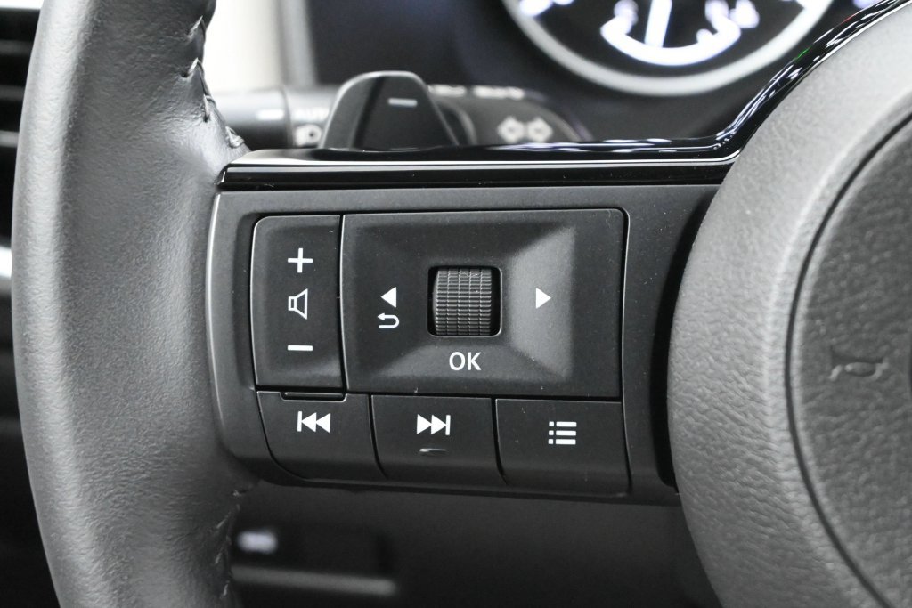 Used 2023 Nissan Rogue SL w/ SL Premium Package FWD image 7