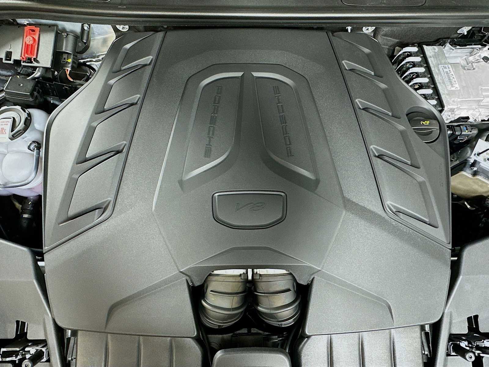 New 2026 Porsche Cayenne GTS AWD/4WD image 32