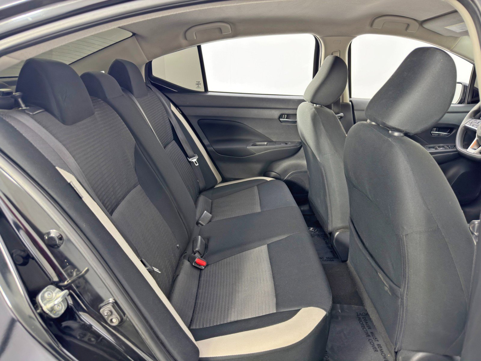 Used 2021 Nissan Versa SV image 31