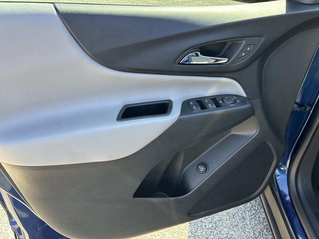Used 2022 Chevrolet Equinox LT FWD image 18