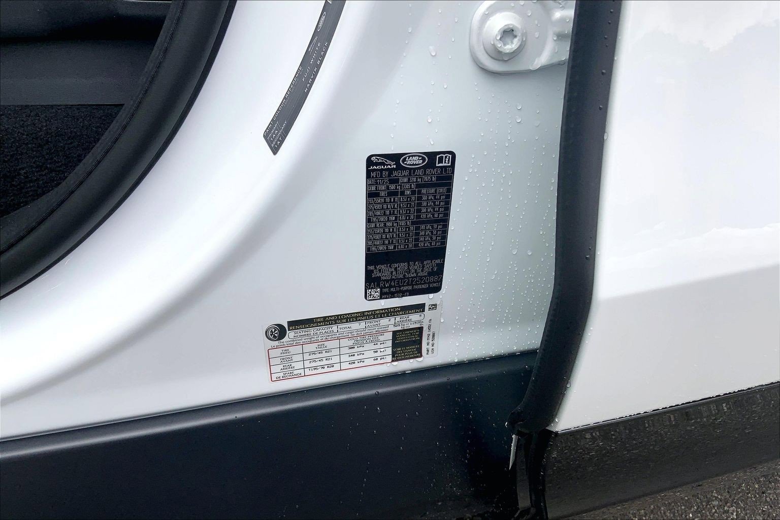 New 2026 Land Rover Discovery Limited Edition image 18