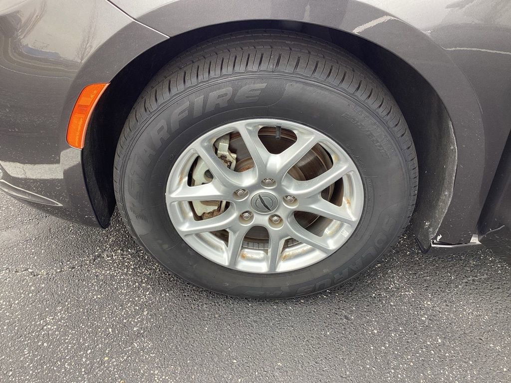 Used 2023 Chrysler Pacifica Touring-L image 37