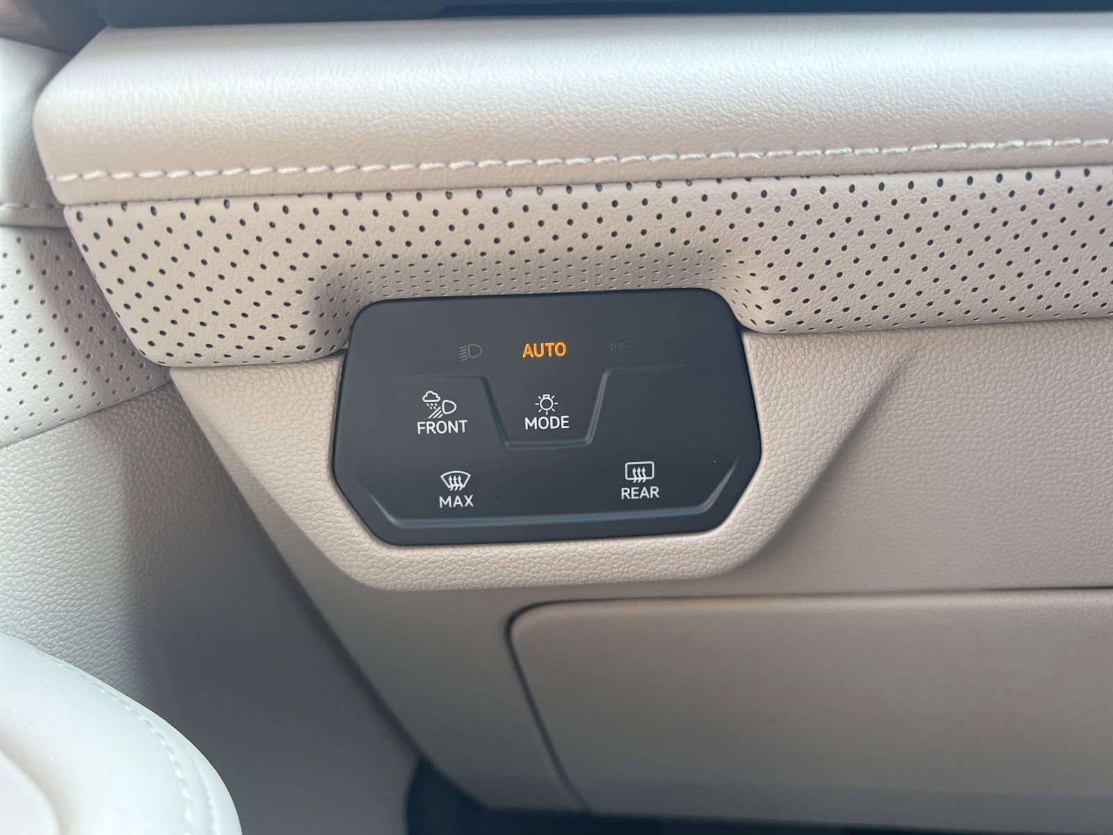 Certified 2026 Volkswagen Atlas SE AWD/4WD image 25