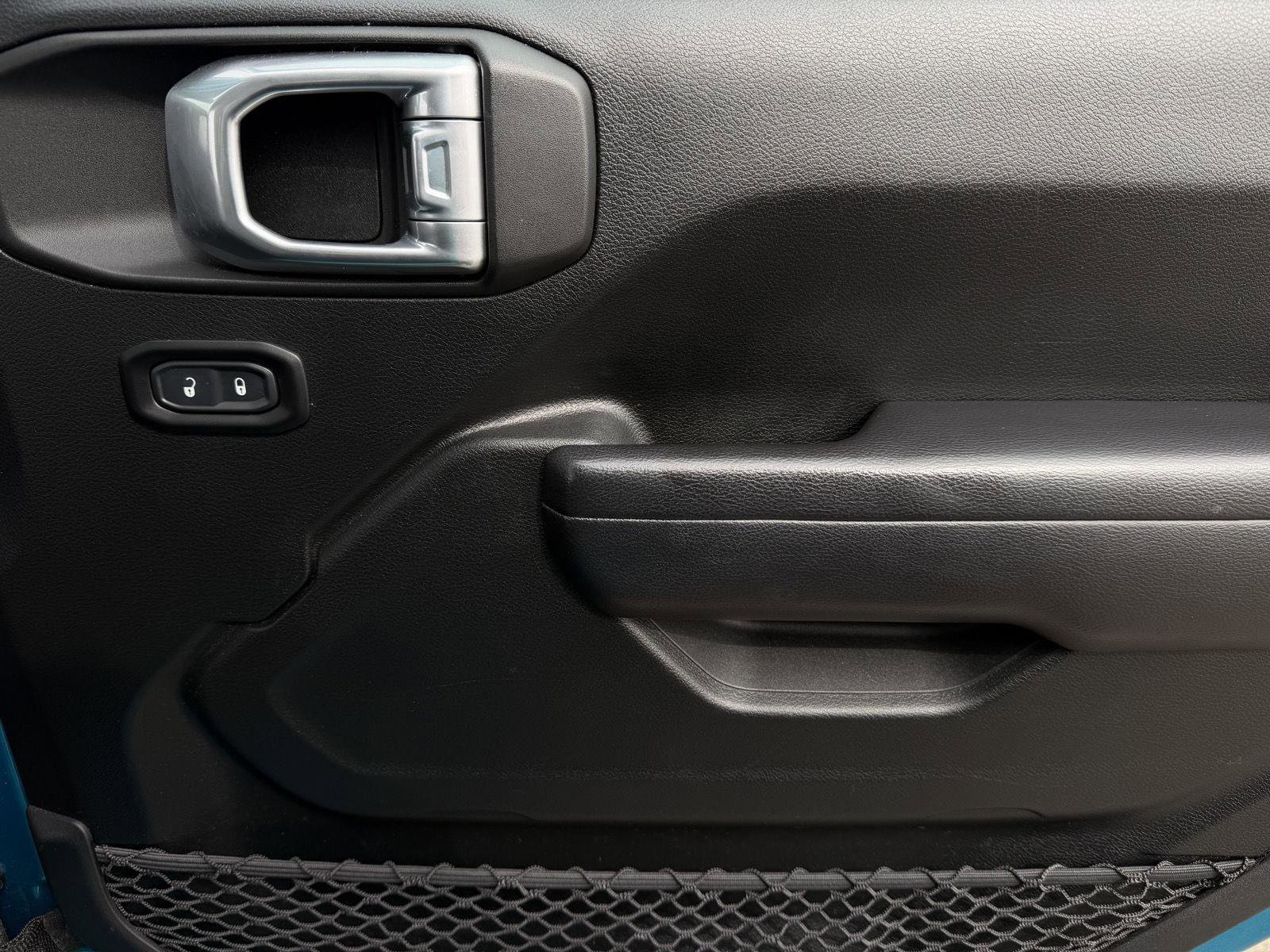 Used 2020 Jeep Wrangler Unlimited Sport image 27