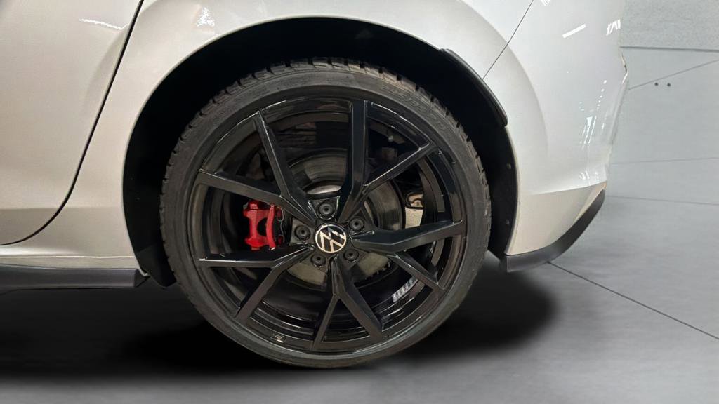 Used 2024 Volkswagen GTI SE FWD image 28