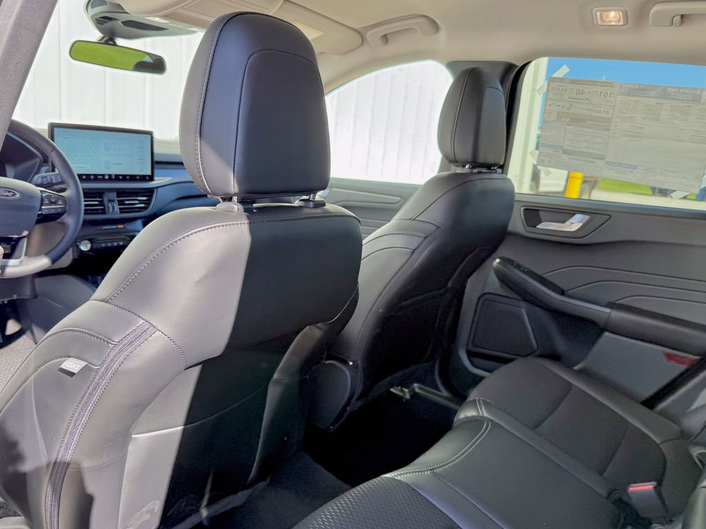 Certified 2025 Ford Escape SE image 12