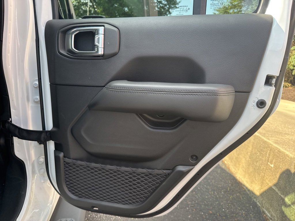 Used 2023 Jeep Wrangler Altitude image 61