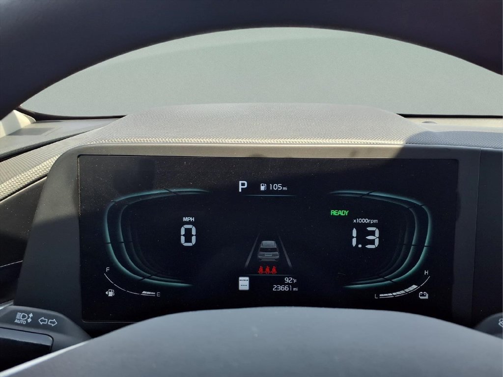 Used 2025 Kia Niro LX FWD image 17