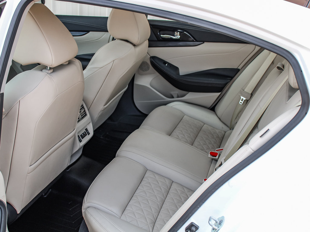 Used 2023 Nissan Maxima Platinum FWD image 20