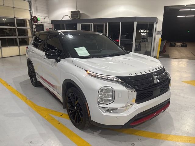 Used 2023 Mitsubishi Outlander Ralliart image 3