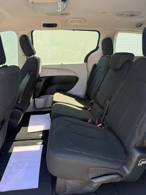 Used 2018 Chrysler Pacifica Touring Plus w/ Tire & Wheel Group FWD image 20