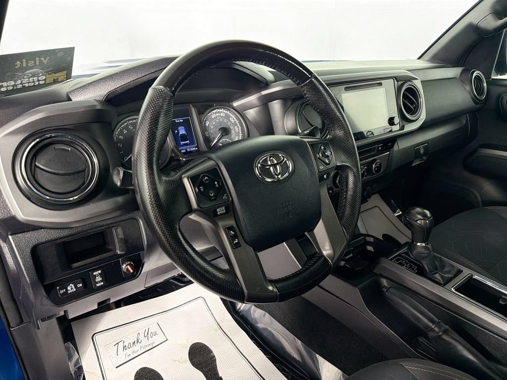 Used 2016 Toyota Tacoma SR5 AWD/4WD image 9