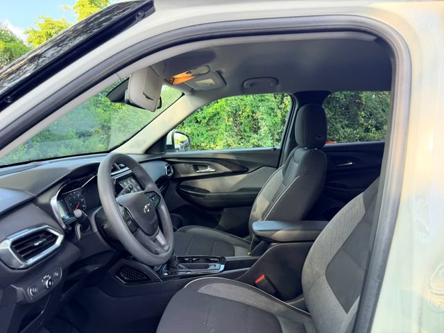 Used 2022 Chevrolet TrailBlazer LT w/ Convenience Package FWD image 10