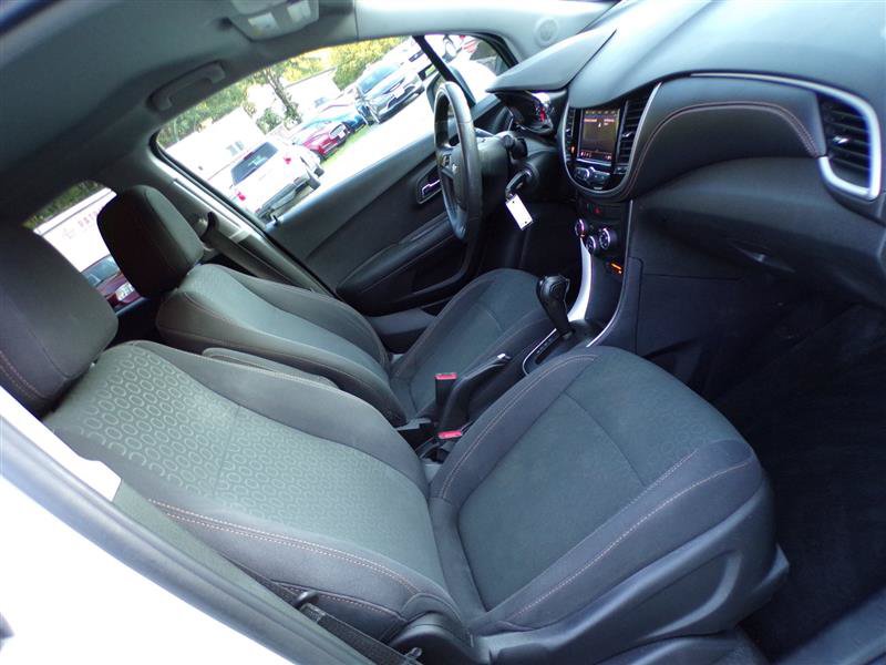 Used 2020 Chevrolet Trax LS w/ Fleet Convenience Package FWD image 18