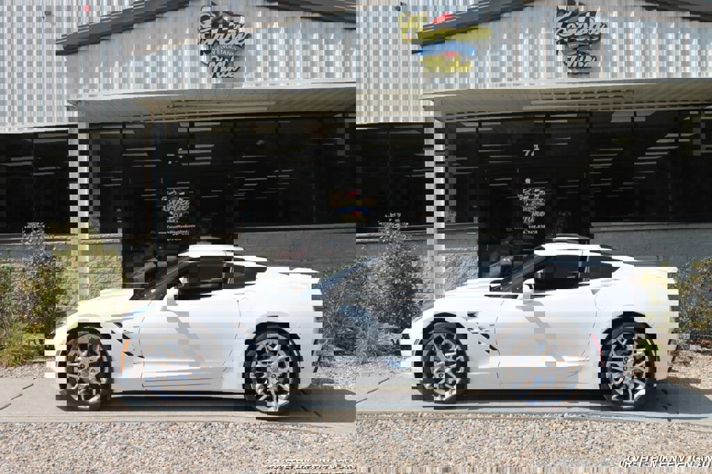 Used 2017 Chevrolet Corvette Stingray Coupe image 4