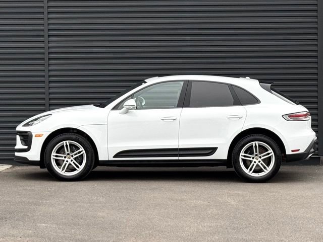 Certified 2025 Porsche Macan image 2