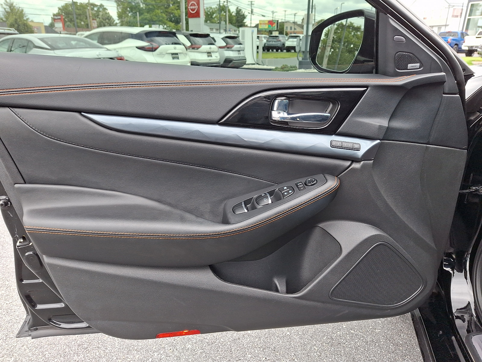 Used 2023 Nissan Maxima SR w/ Sport Mat Group FWD image 21