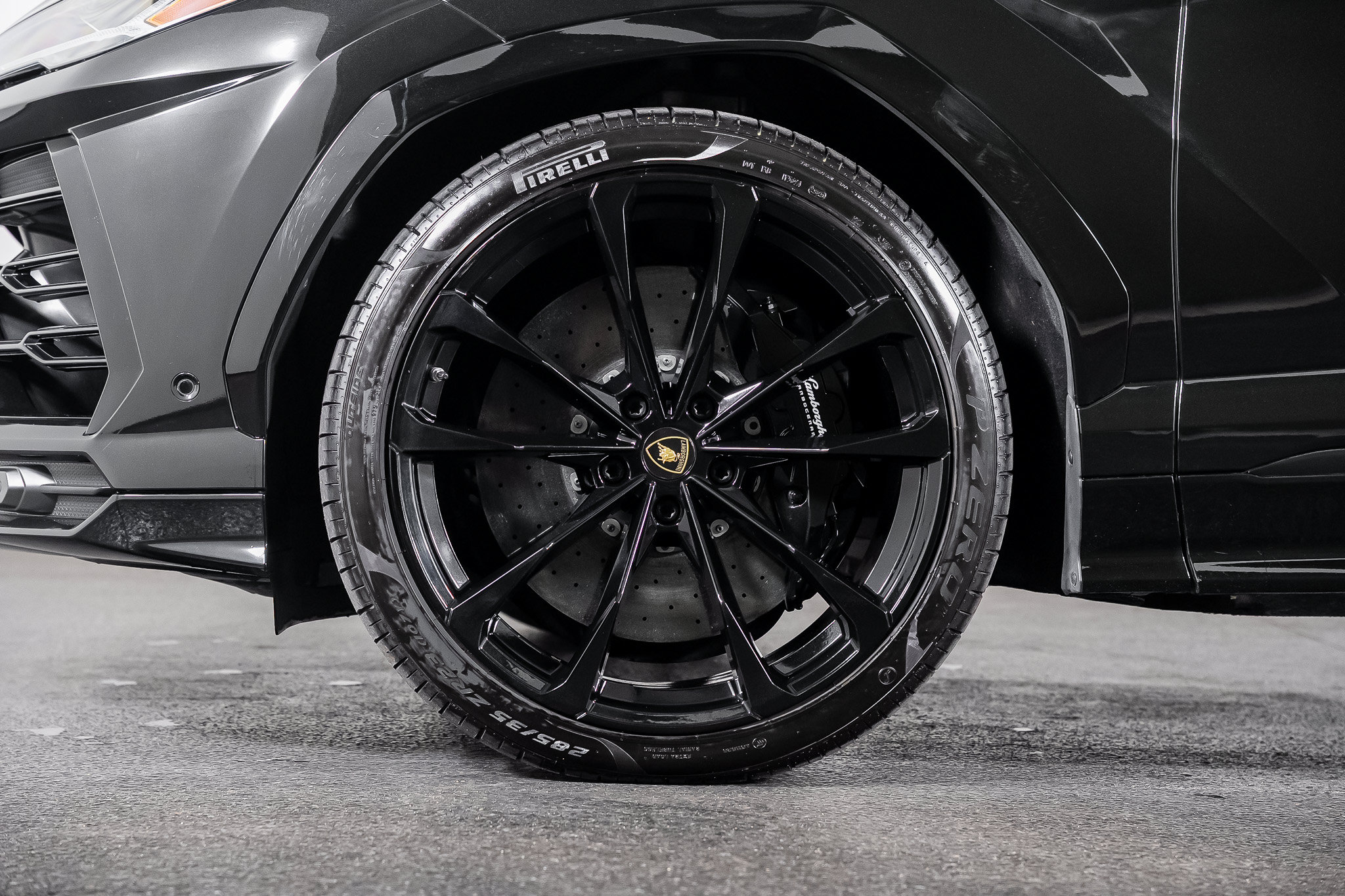 Used 2019 Lamborghini Urus AWD/4WD image 15