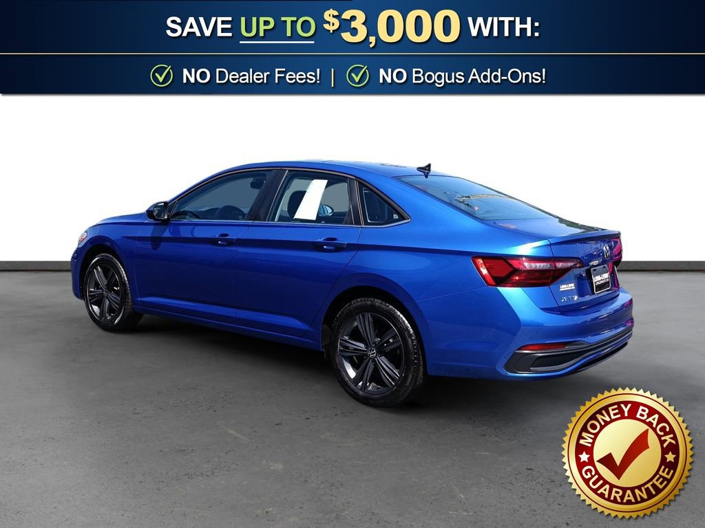 Used 2024 Volkswagen Jetta SE w/ Panoramic Sunroof Package image 4