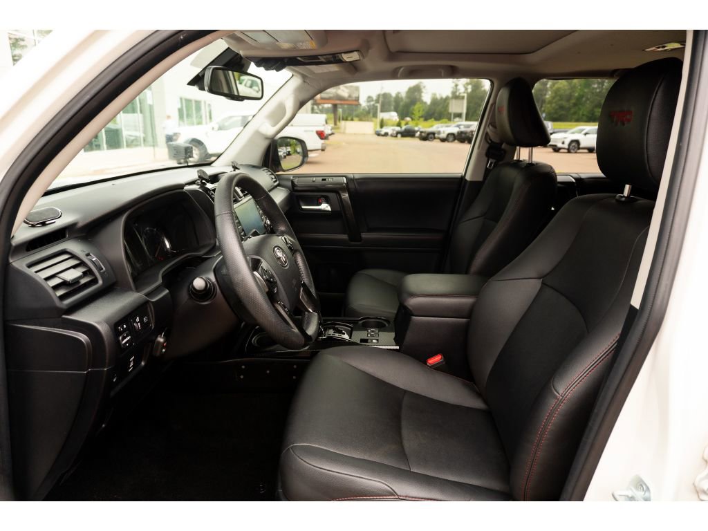 Used 2021 Toyota 4Runner Venture w/ Moonroof Package AWD/4WD image 12