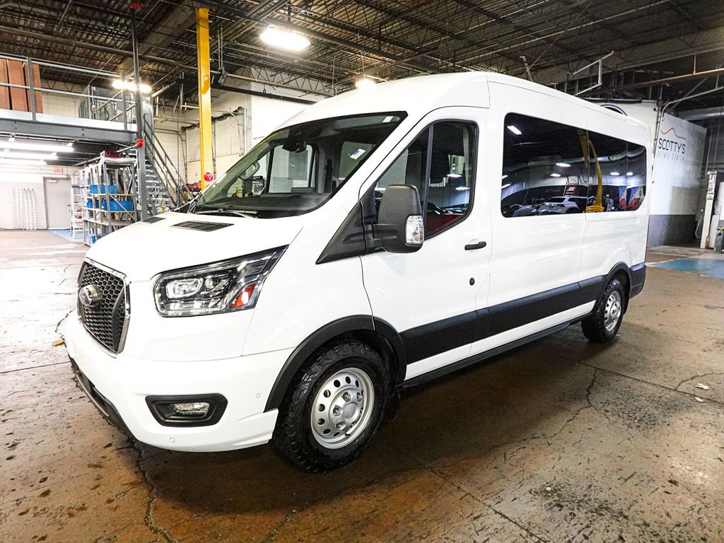 Used 2023 Ford Transit 350 XLT image 3