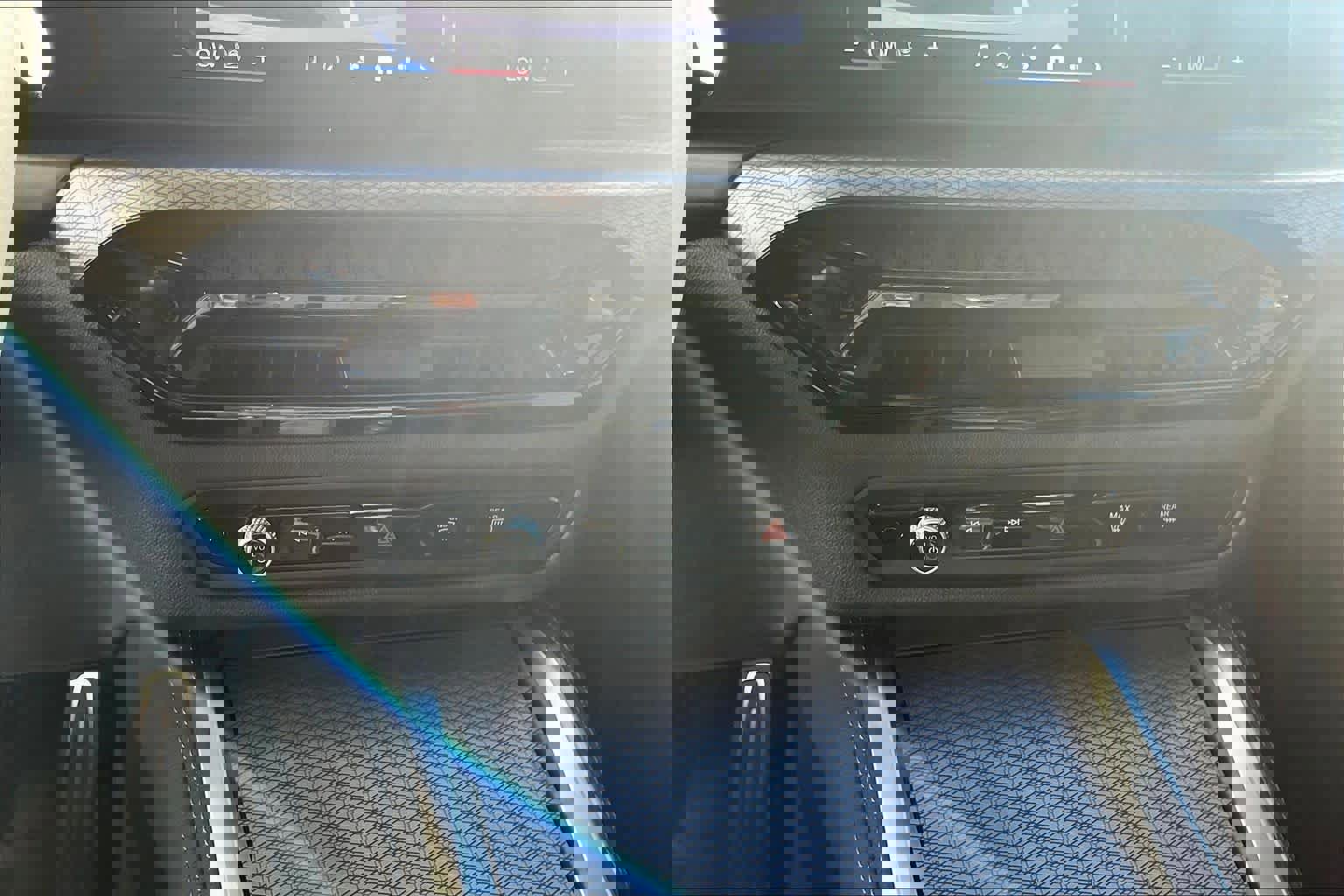 Used 2025 BMW 430i xDrive w/ M Sport Package image 34